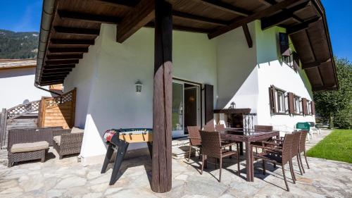 Ahorn Chalet - image 2