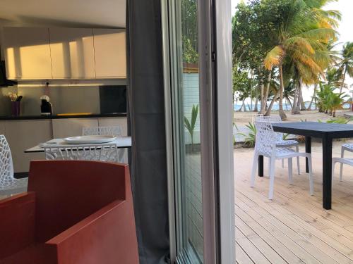 beranda/teres, Be On The Beach in Sainte Anne