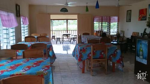Restaurant, Transit Motel in Fuailalo