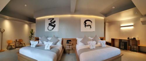 2 queen beds