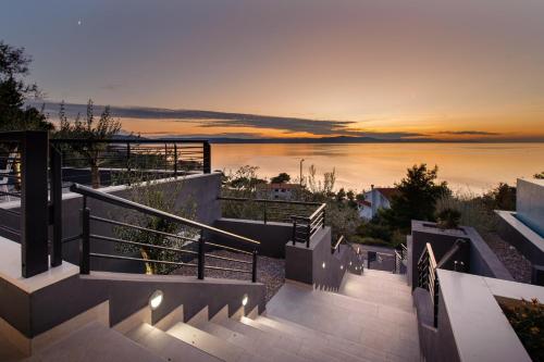 Villa Leona a luxury villa near Makarska heated pool - image 6