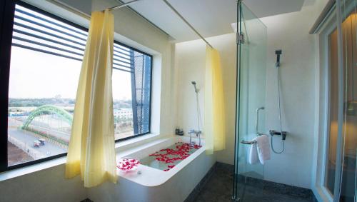 room detail thumbnail 2