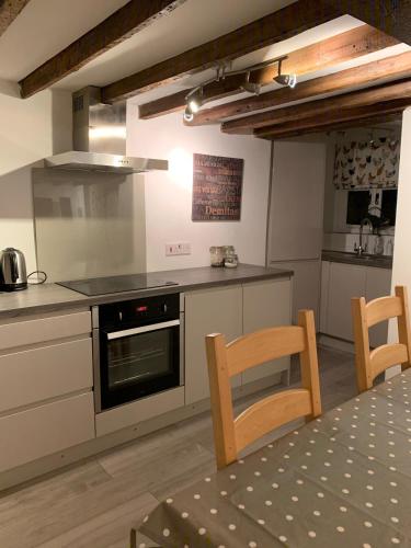 Cocina, Appletree Cottages in Mildenhall