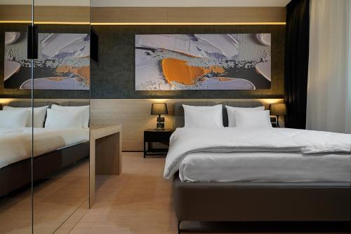 Maccani Black Luxury Suites - image 10