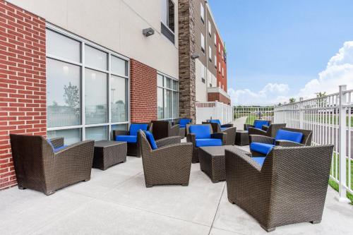 Holiday Inn Express & Suites - Ottawa, an IHG Hotel