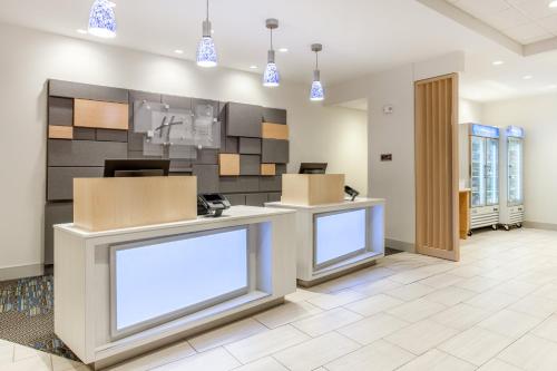 Holiday Inn Express & Suites - Ottawa an IHG Hotel - image 2