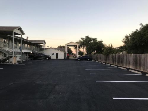 Cedar Creek Inn - image 2