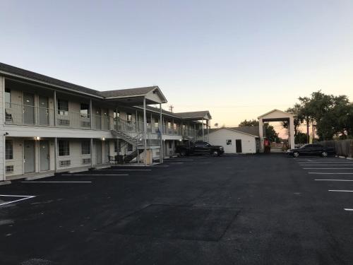 Cedar Creek Inn - 숙소 외관