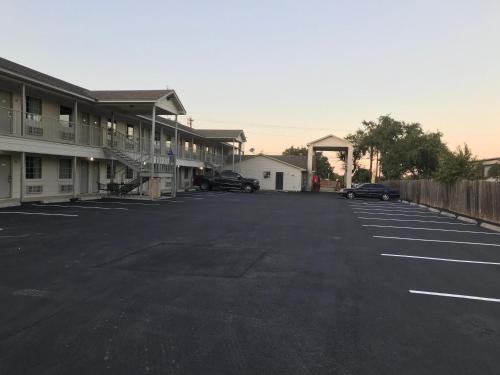 Cedar Creek Inn - image 4
