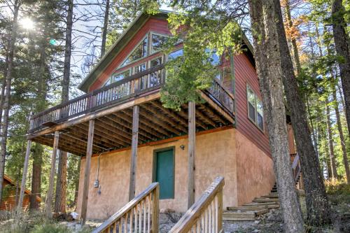 Cozy Cloudcroft Cabin with Serene Wooded Views and Deck - Cloudcroft