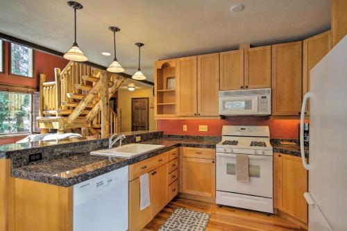 Winter Park Cabin - Walk to Main Street and Downtown in Winter Park, USA