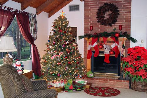 Lake Palestine Family Getaway w/ Waterfront Deck in Coffee City (TX)