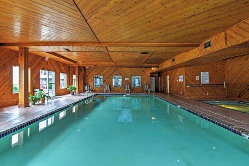 Waterfront Lake Delton Condo with Pool and Spa Access! - image 6