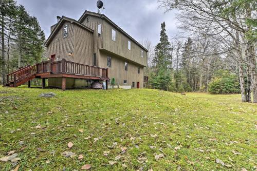 Dover Home 7 Mi to Mount Snow Grand Summit Resort in Dover, USA
