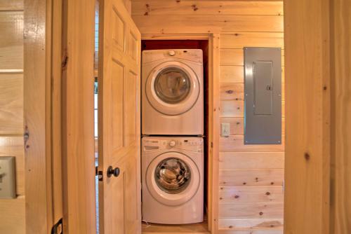 Rustic Benezette Cabin with Porch, Hot Tub and Fire Pit