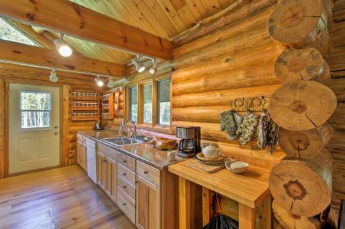 Valders Log Home near EEA Air Show and Sheboygan! Valders Log Home near EEA Air Show and Sheboygan!
