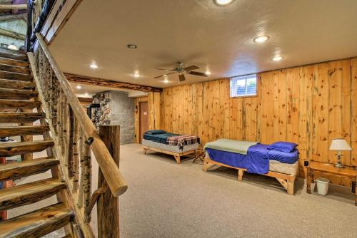 Valders Log Home near EEA Air Show and Sheboygan! Valders Log Home near EEA Air Show and Sheboygan!