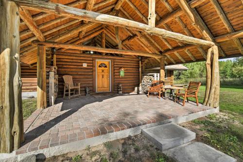 Valders Log Home near EEA Air Show and Sheboygan! Valders Log Home near EEA Air Show and Sheboygan!