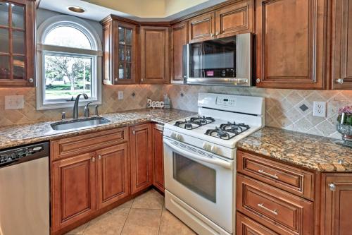 Brigantine Townhome Near Beaches and AC Casinos - image 3