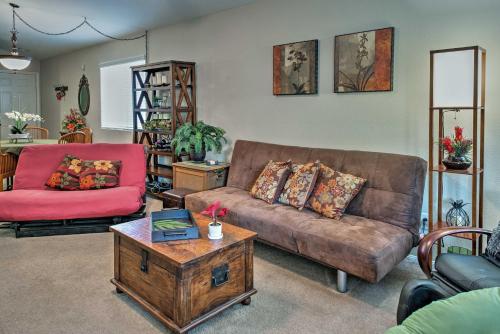 Gated Community Home with Patio, 9 Mi to Vegas Strip, Las Vegas (photo 7)