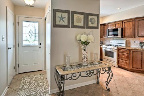 Brigantine Townhome Near Beaches & AC Casinos in บริกันทีน (NJ)