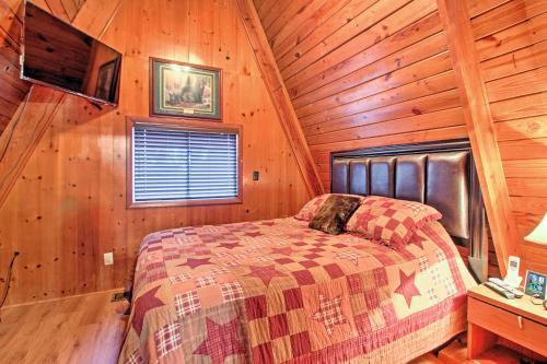 A-Frame Gatlinburg Cabin with Deck and Private Hot Tub - image 5