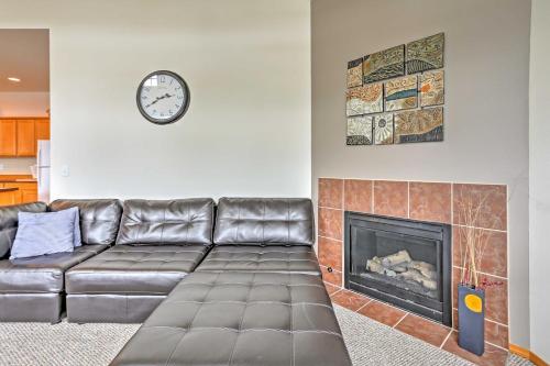 Manson Townhome with Pool Access, Mtn and Lake Views!