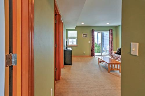 Manson Townhome with Pool Access Mtn and Lake Views! - image 6