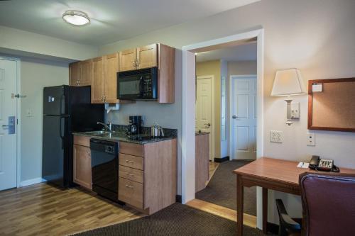 Candlewood Suites Windsor Locks, an IHG Hotel