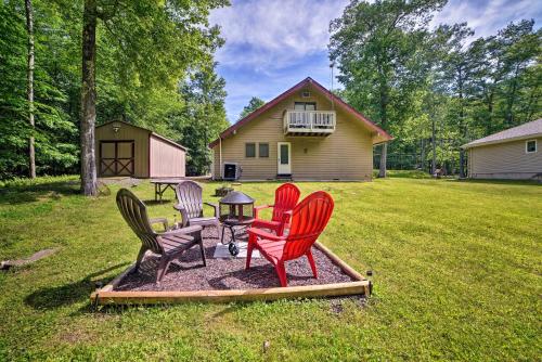 Unique Pocono Getaway with Deck and Walk to 3 Lakes! - image 6