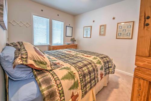 Unique Pocono Getaway with Deck and Walk to 3 Lakes! - image 7