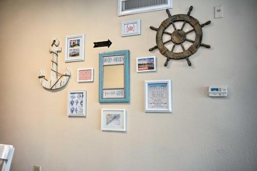 Oceanfront Galveston Condo Balcony and Pool Access! in Galveston, USA