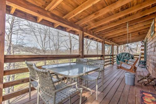 Serene Cabin in the Smokies with 2 Decks and Hot Tub! - image 7
