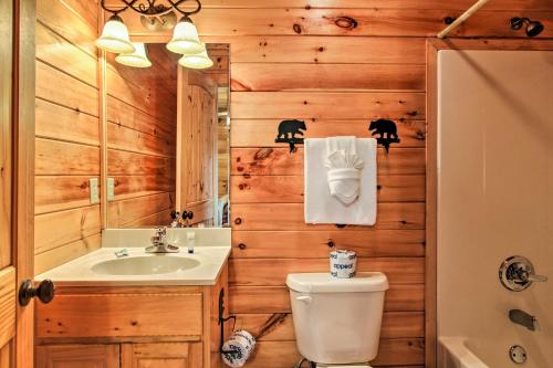 Expansive Cabin in Gatlinburg with Luxury Amenities!
