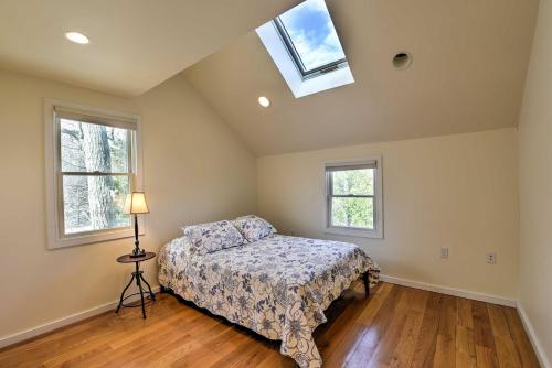 Multi-Level Marion House Loft, Deck and Ocean Views