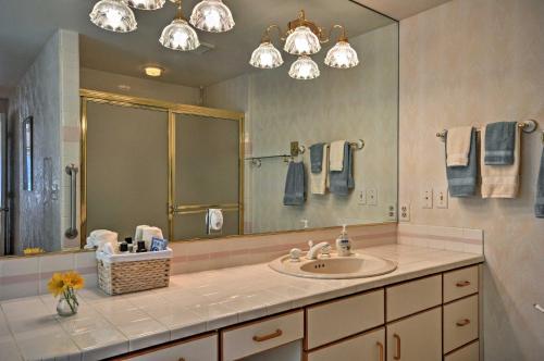 Ann's Aerie Home with Gorgeous Views and Special Rates! - image 3