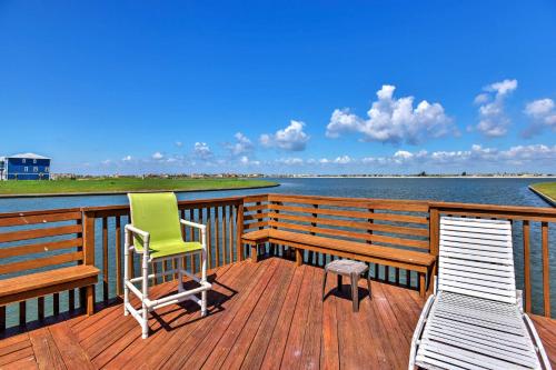 Waterfront Corpus Christi Townhome with Pool and Dock!