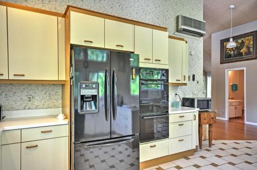 Ann's Aerie Home with Gorgeous Views and Special Rates! - image 9
