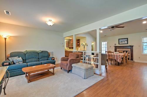 'JuJu's Place' Warsaw House w/ Deck & Tree Swings! in Warsaw (VA)