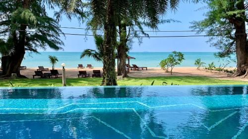 Pattaya beach front condo with private beach Pattaya beach front condo with private beach