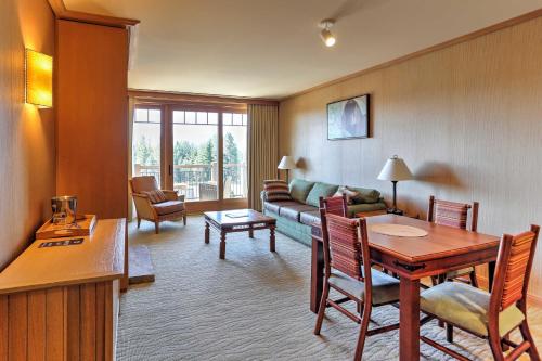 Modern Cle Elum Condo with Pool Access and Mtn Views! - image 5