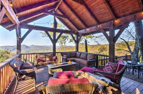 . Luxury Sapphire Cabin Mtn Views and Resort Access!