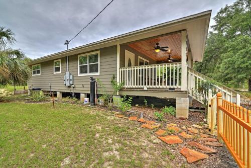 Crystal River Cottage on 1 Acre with Deck and Porch!