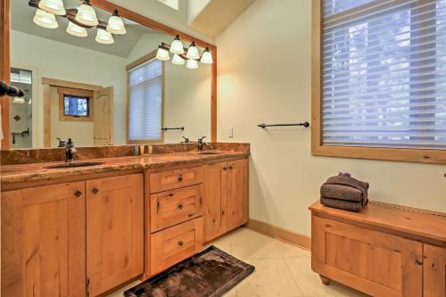 Lake Tahoe Home with Forest Views Ski At Heavenly! - image 2