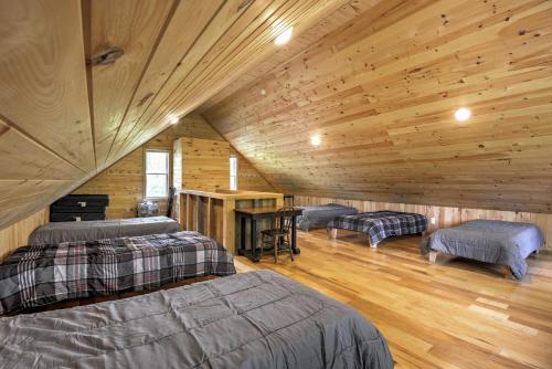 Lovely Ulster Cabin with Hot Tub Fire Pit and 3 Ponds! - image 5