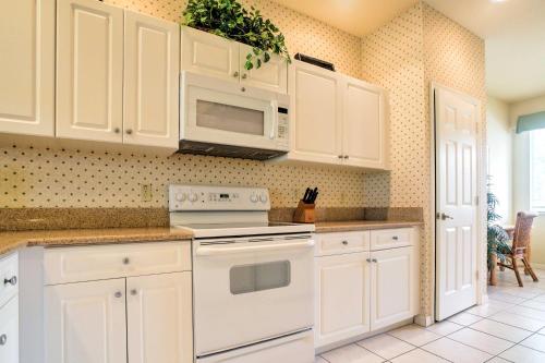 Free Golf Until Oct! Naples Condo w/ Resort Pool, Naples (foto 10)