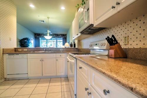 Free Golf Until Oct! Naples Condo w/ Resort Pool, Naples (foto 11)