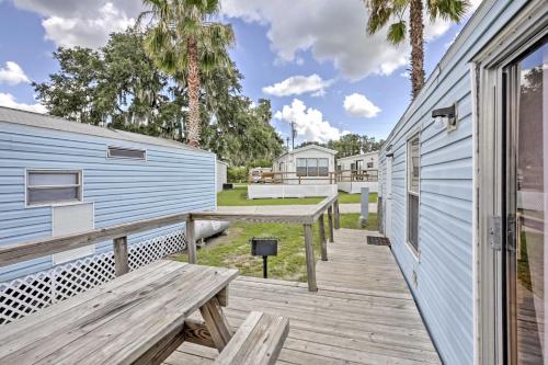 Cozy Lakefront Home in Ocala with Deck Grill and A and C! - image 8