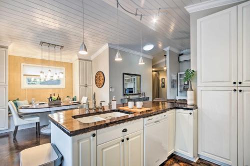 Chic Sarasota Cottage Near Beaches and Downtown! in Sarasota, USA