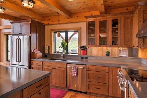 Naples Cabin w/ Lake Views & Wraparound Deck! in Naples (NY)